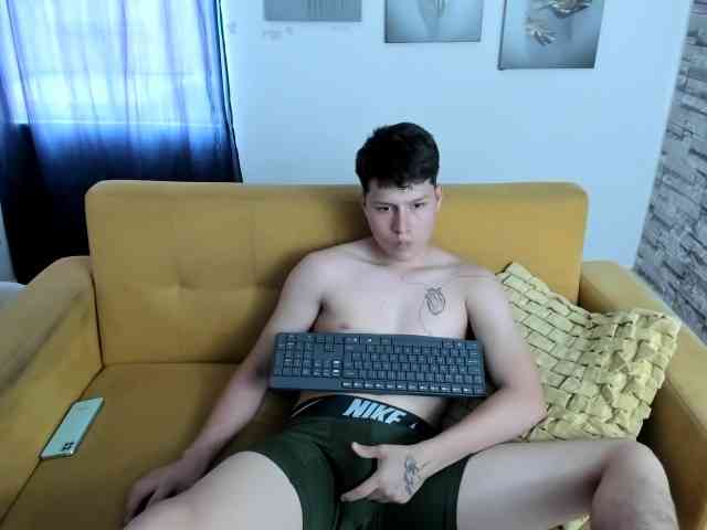 daniel-leon daniel-leon