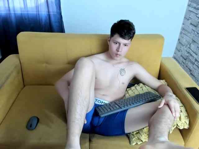 daniel-leon daniel-leon