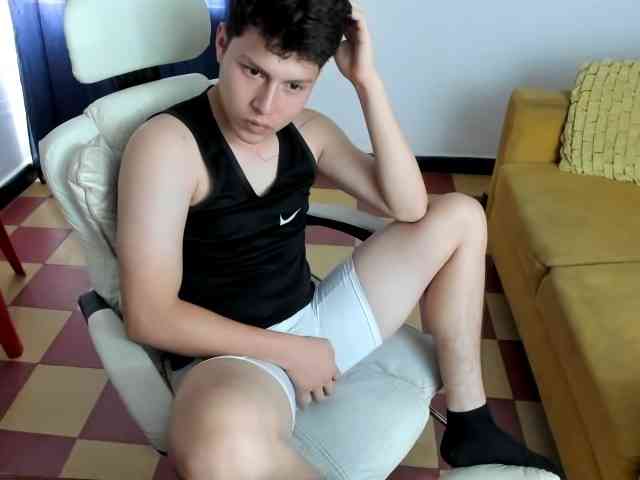 daniel-leon daniel-leon