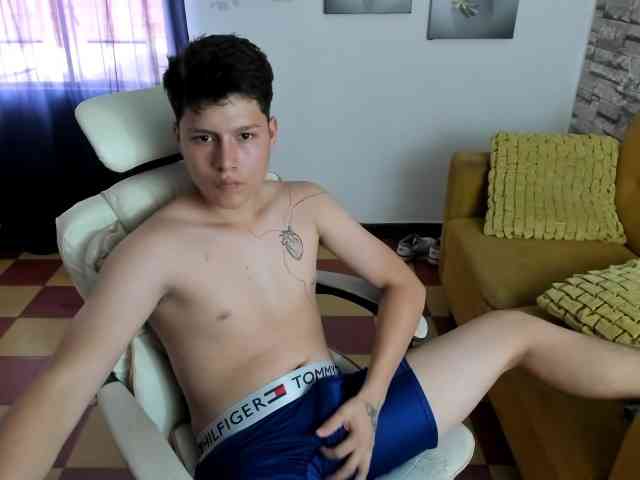 daniel-leon daniel-leon