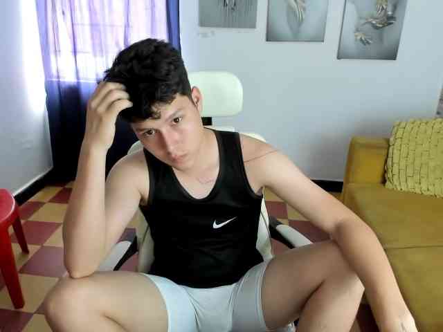 daniel-leon daniel-leon