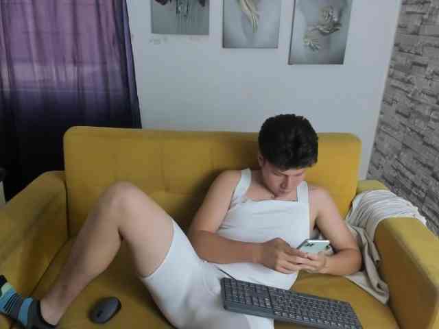 daniel-leon daniel-leon