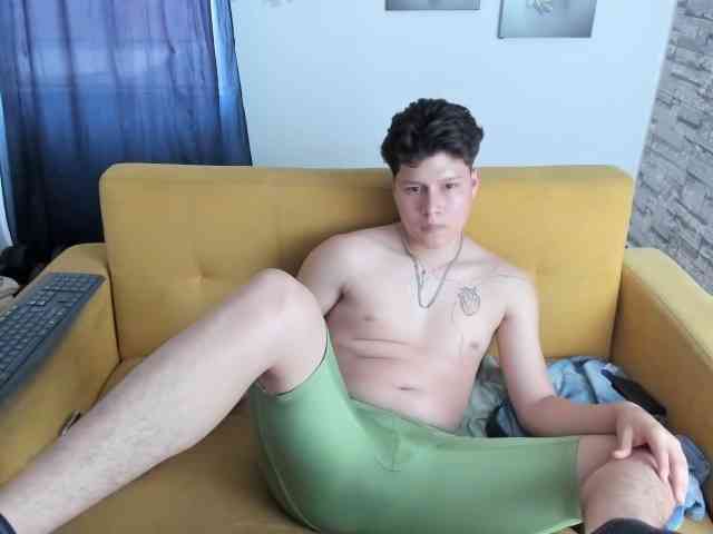 daniel-leon Live Webcam on BongaCams