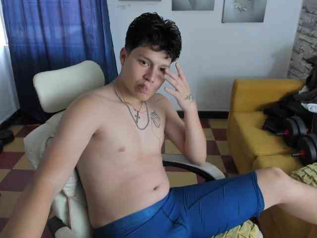 daniel-leon daniel-leon