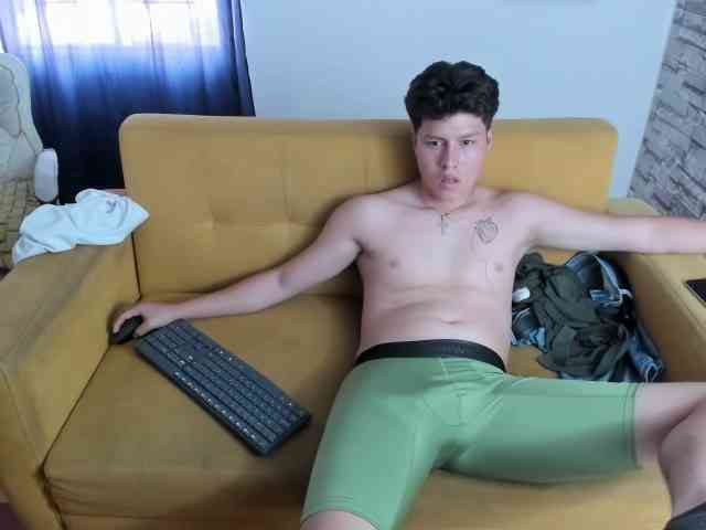 daniel-leon daniel-leon