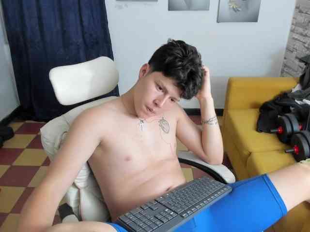 daniel-leon daniel-leon