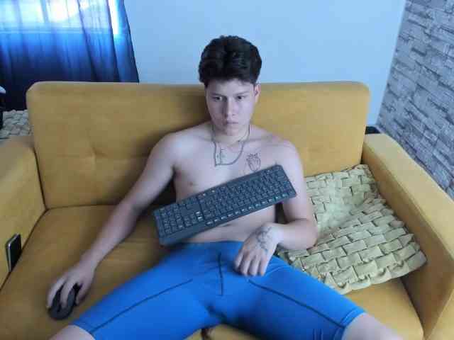 daniel-leon Live Webcam on BongaCams