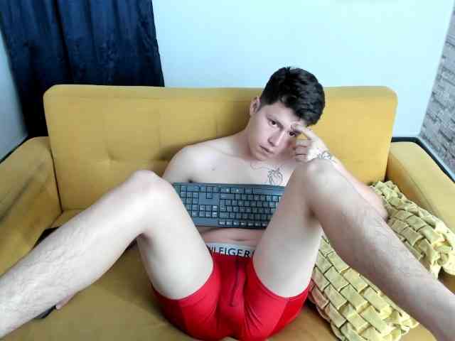 daniel-leon daniel-leon