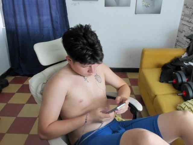 daniel-leon Live Webcam on BongaCams