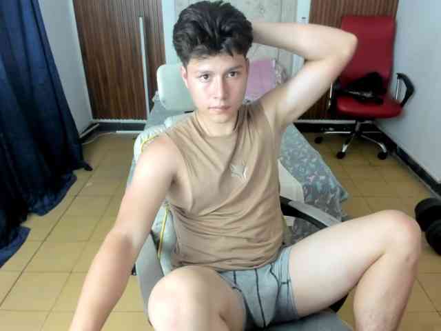 daniel-leon daniel-leon