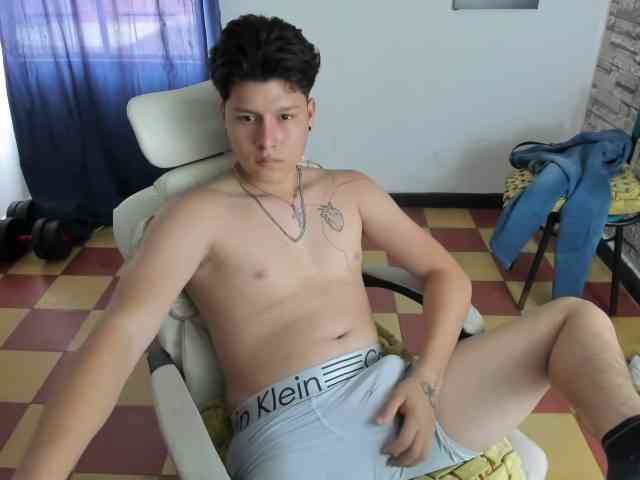 daniel-leon daniel-leon