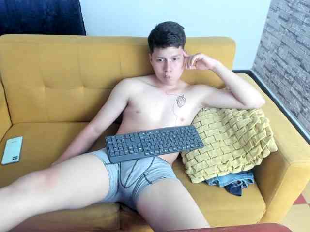 daniel-leon daniel-leon