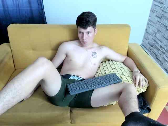 daniel-leon daniel-leon