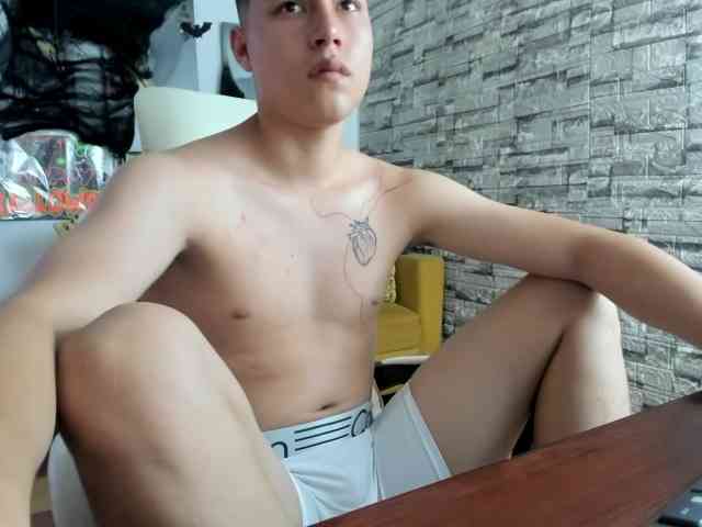 daniel-leon daniel-leon