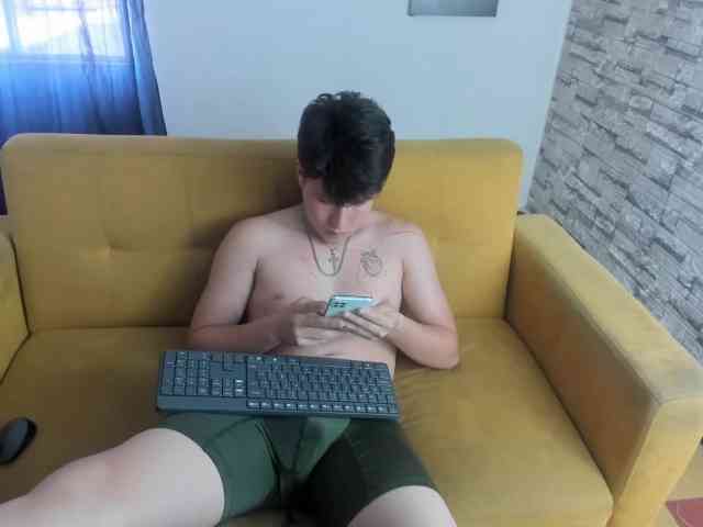 daniel-leon daniel-leon