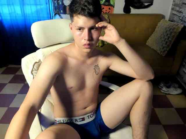 daniel-leon daniel-leon