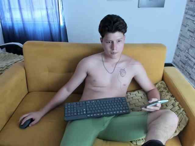 daniel-leon Live Webcam on BongaCams