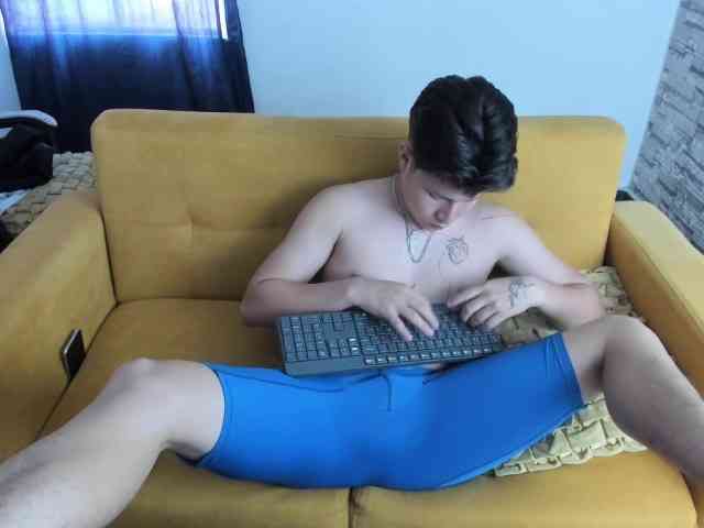 daniel-leon Live Webcam on BongaCams