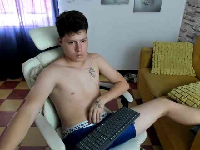 daniel-leon daniel-leon