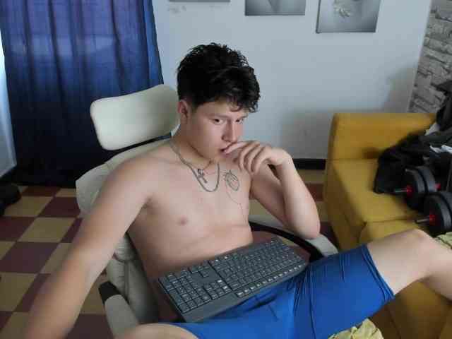 daniel-leon daniel-leon