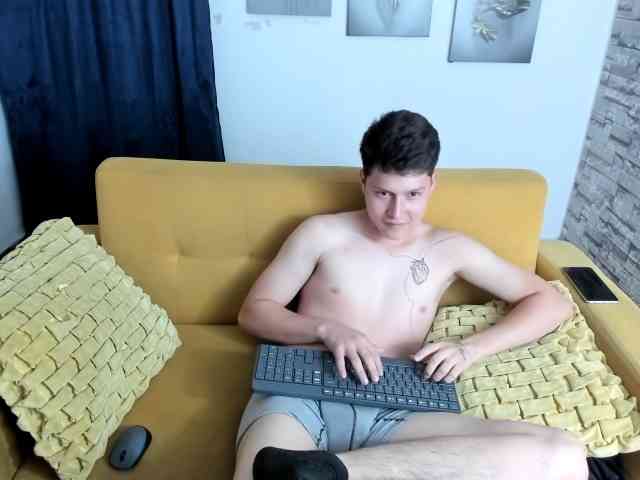 daniel-leon daniel-leon