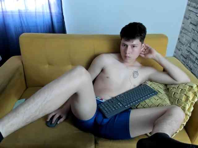 daniel-leon daniel-leon