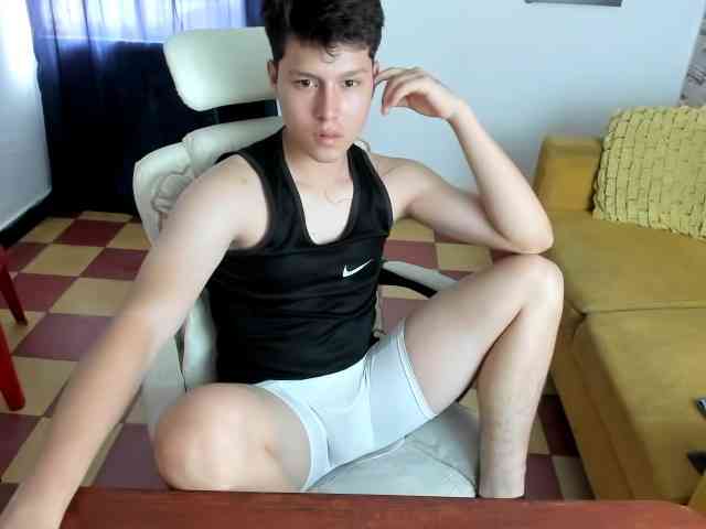 daniel-leon daniel-leon