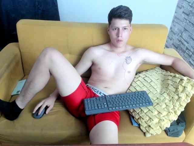 daniel-leon daniel-leon