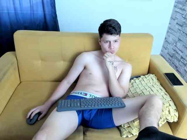 daniel-leon daniel-leon