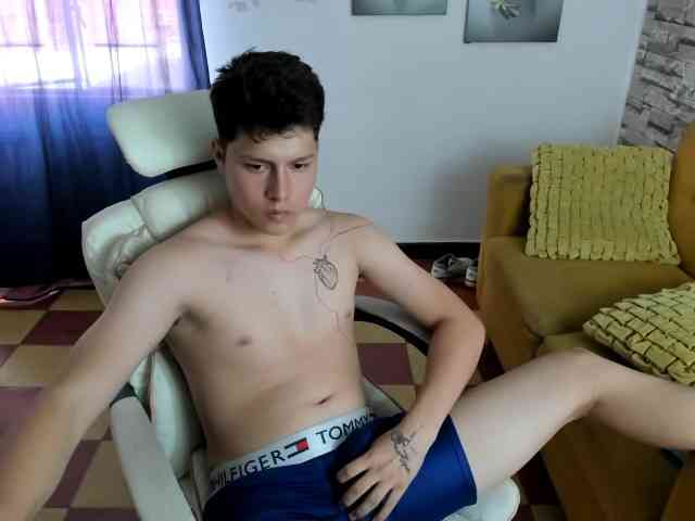 daniel-leon daniel-leon