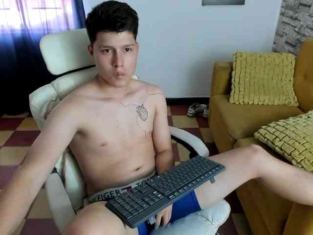 daniel-leon daniel-leon