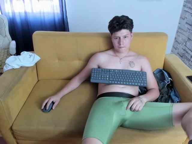 daniel-leon daniel-leon