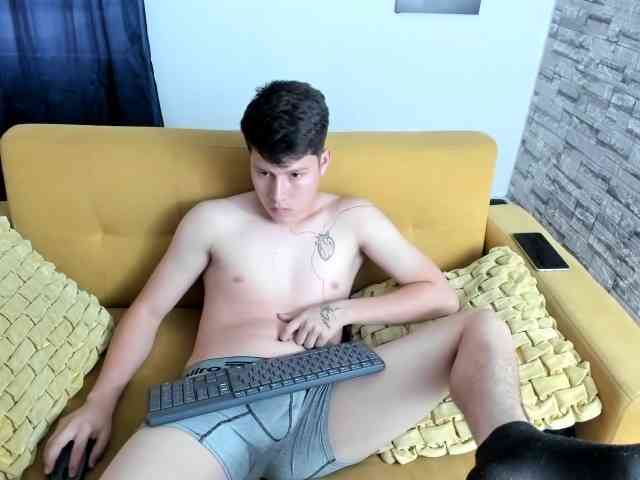 daniel-leon daniel-leon