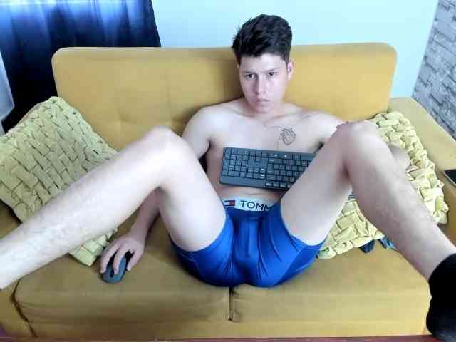 daniel-leon daniel-leon