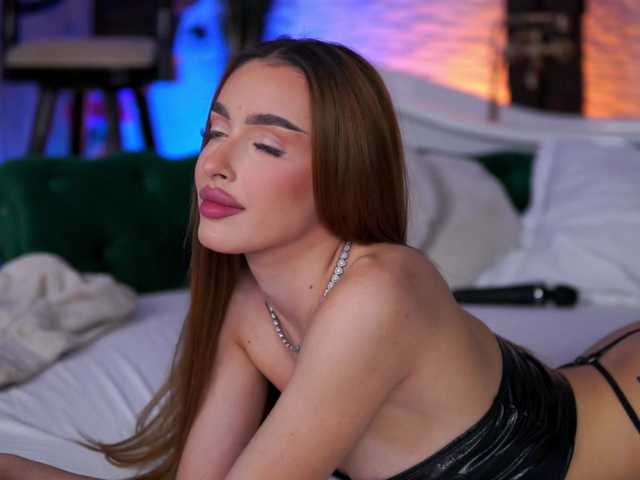 ClaraBenatti's BongaCams show and profile