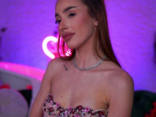 ClaraBenatti — Blondie ready to prove that you can make art while sinning 153366111333  Orgasm at @remain TOKENS LEFT 