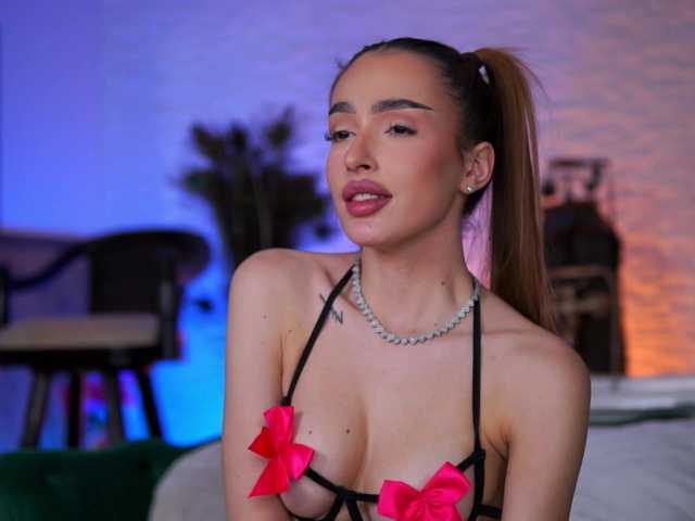 ClaraBenatti's BongaCams show and profile