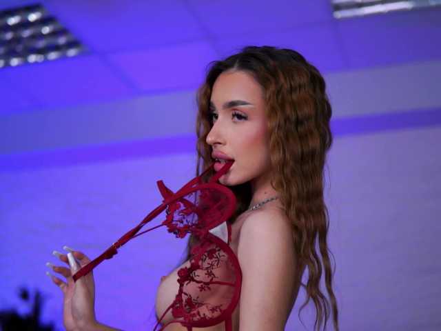 ClaraBenatti's BongaCams show and profile