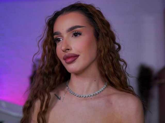 ClaraBenatti's BongaCams show and profile