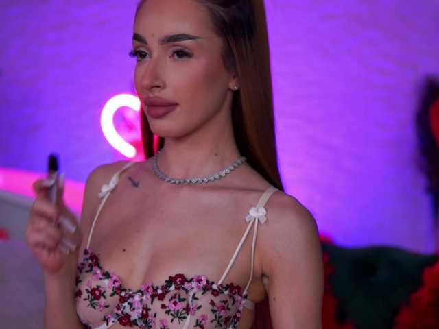 ClaraBenatti's BongaCams show and profile