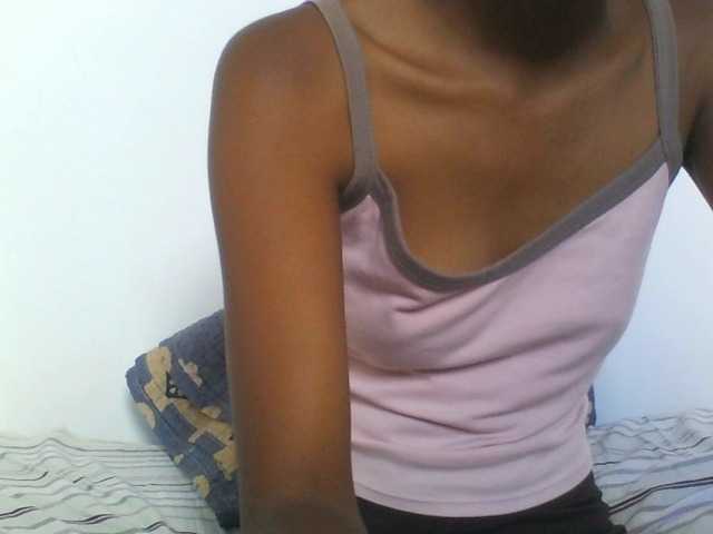 AfricanaQueen webcam bongacams model stream image