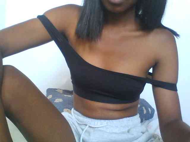 AfricanaQueen webcam