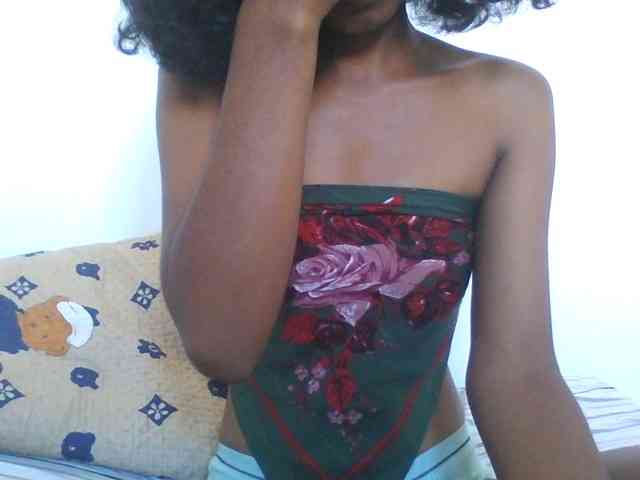 AfricanaQueen webcam