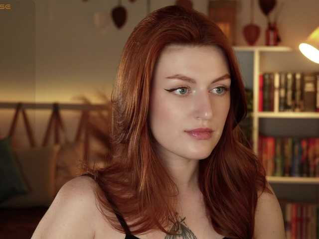 Lianna's BongaCams show and profile