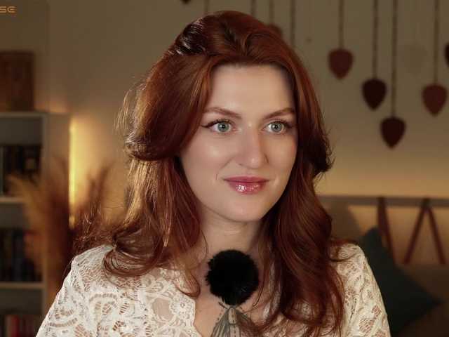 Lianna's BongaCams show and profile