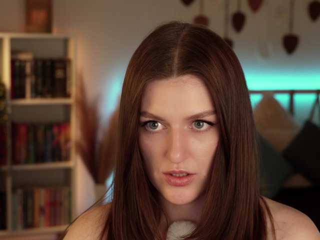 Lianna's BongaCams show and profile