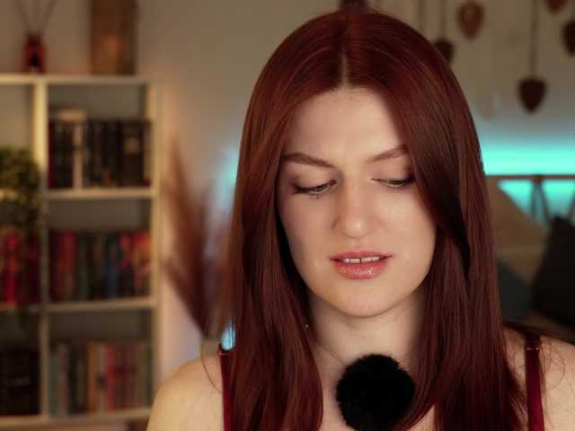 Lianna's BongaCams show and profile