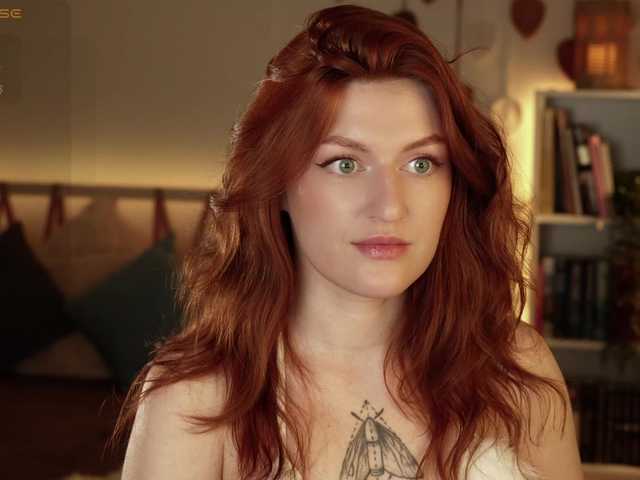 Lianna's BongaCams show and profile