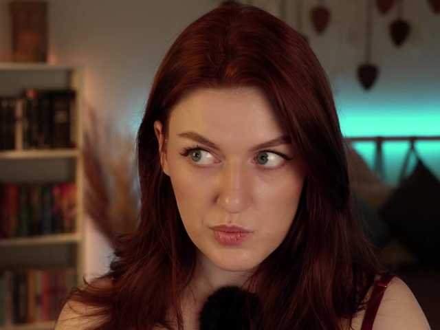 Lianna's BongaCams show and profile