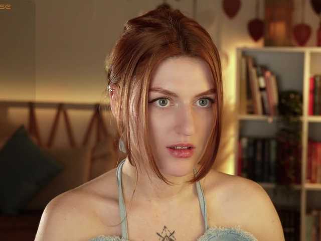 Lianna's BongaCams show and profile